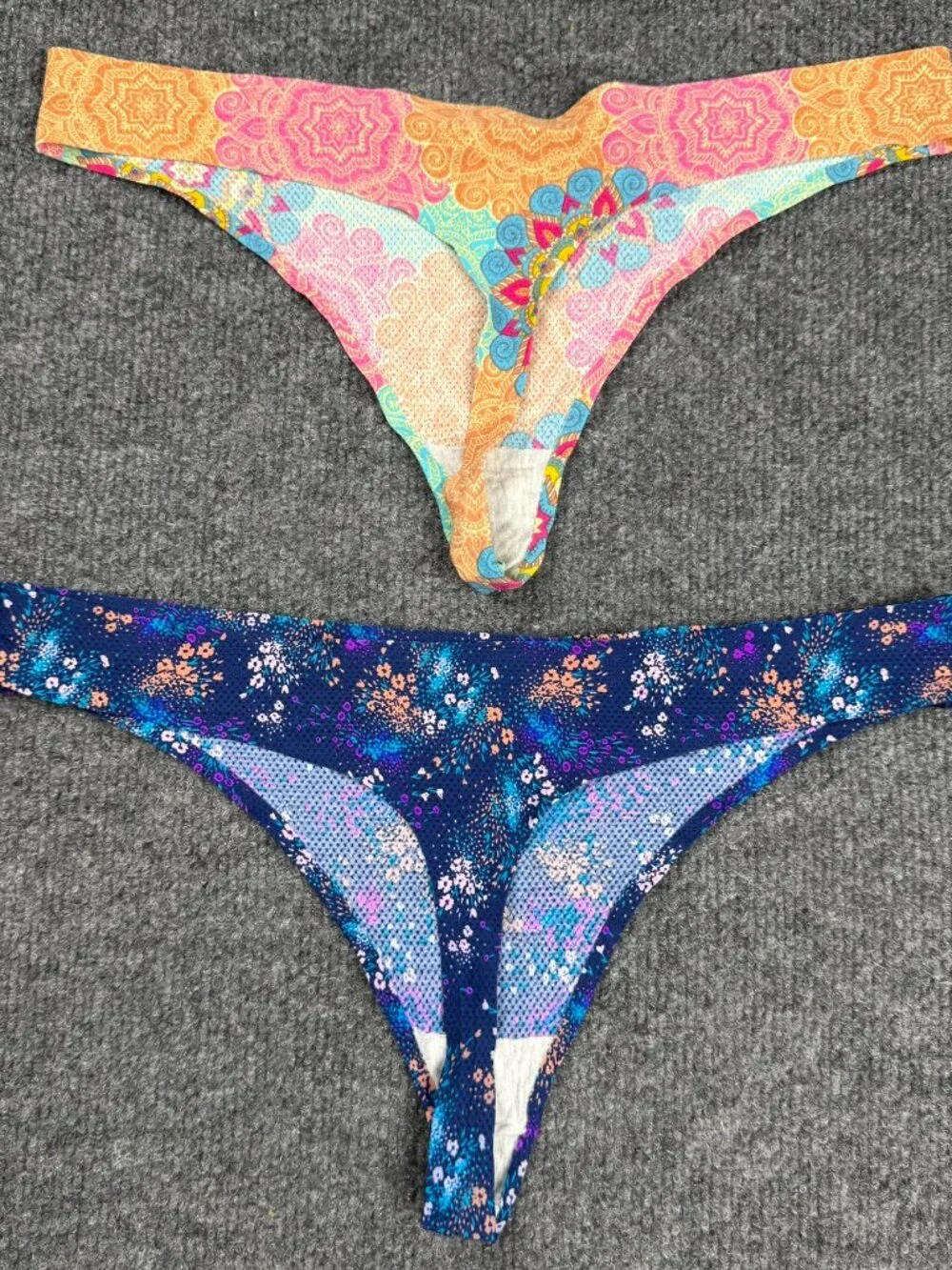 2Pk Women's Seamless Thong Underwear Size M Laser Cut Panties New With Defect